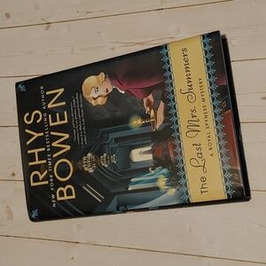 3/$13 The Last Mrs Summers by Rhys Bowen adult fiction novel book 2021
